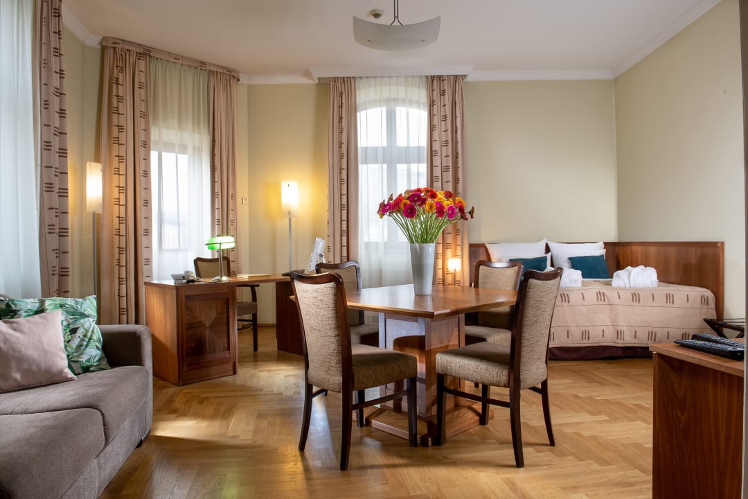 Zimmer Red Brick Apartments