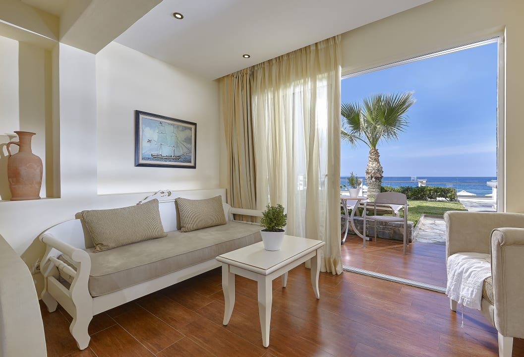 Zimmer Alexander Beach Hotel & Village Resort