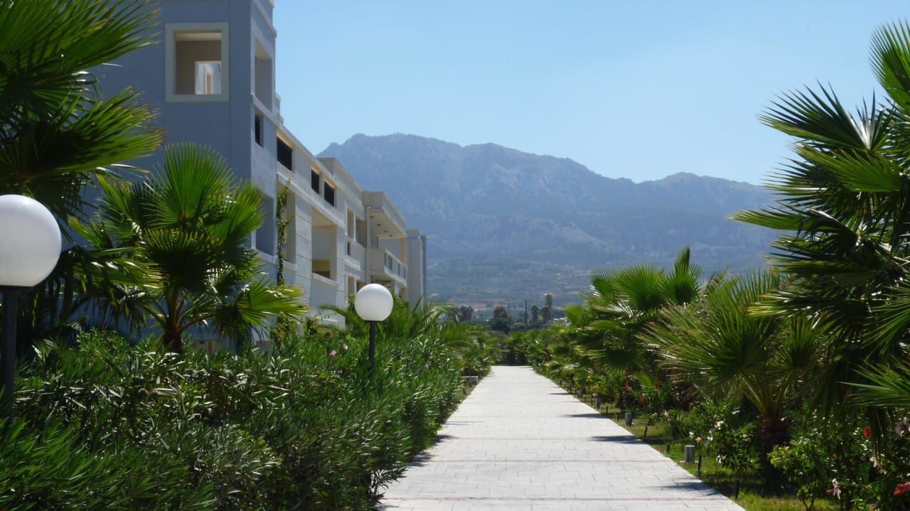 Hintereingang zum Nebenhaus 2 Hotel Tigaki Beach