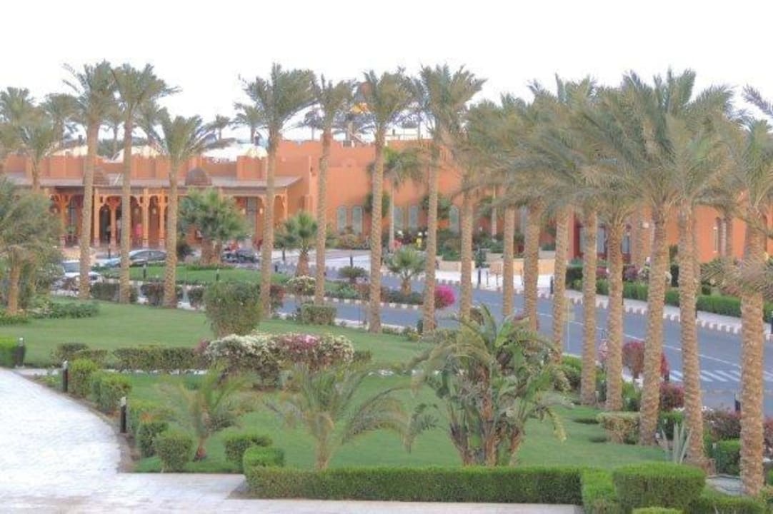Weg zur Reception SUNRISE Royal Makadi Resort