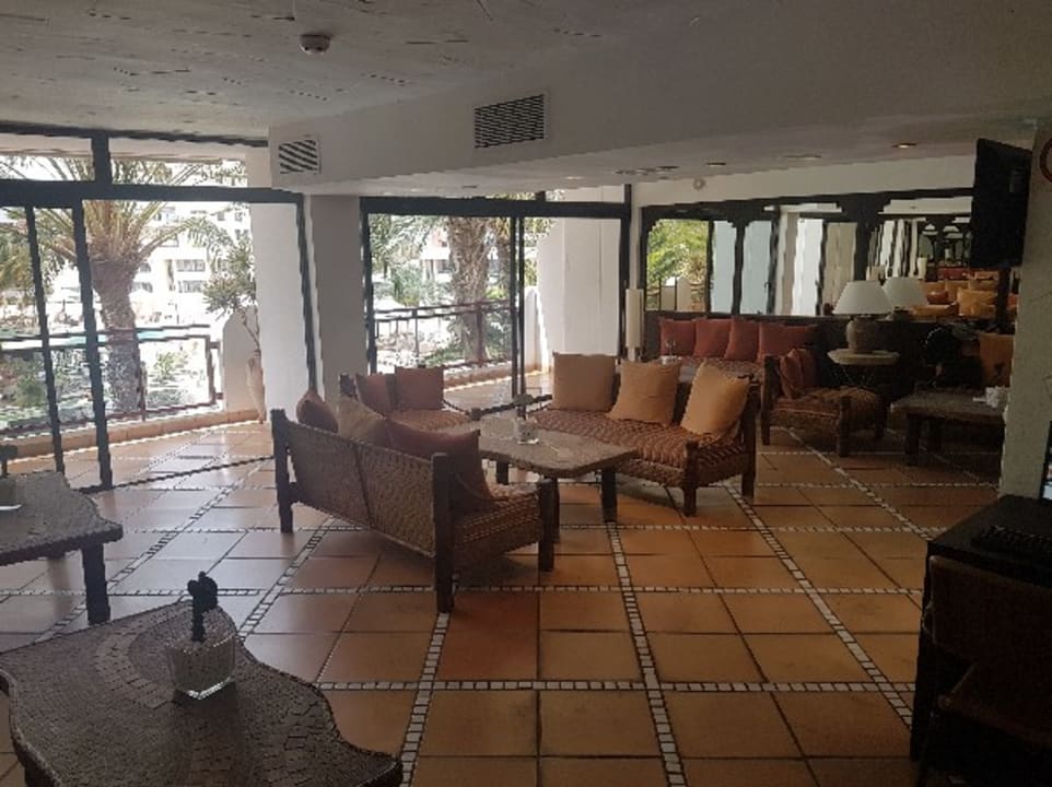 Lobby Seaside Hotel Sandy Beach