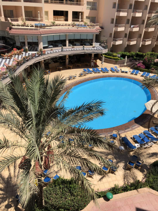 Pool Sea Star Beau Rivage