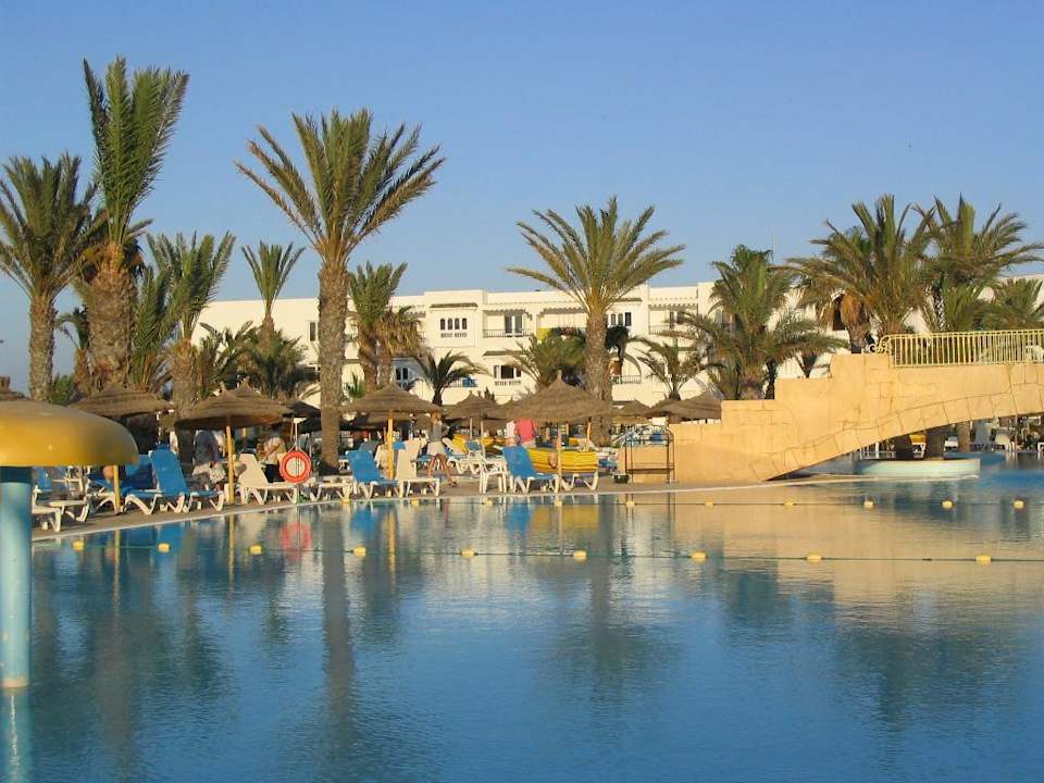 Blick auf Pool und Hotel Houda Golf & Beach Club
