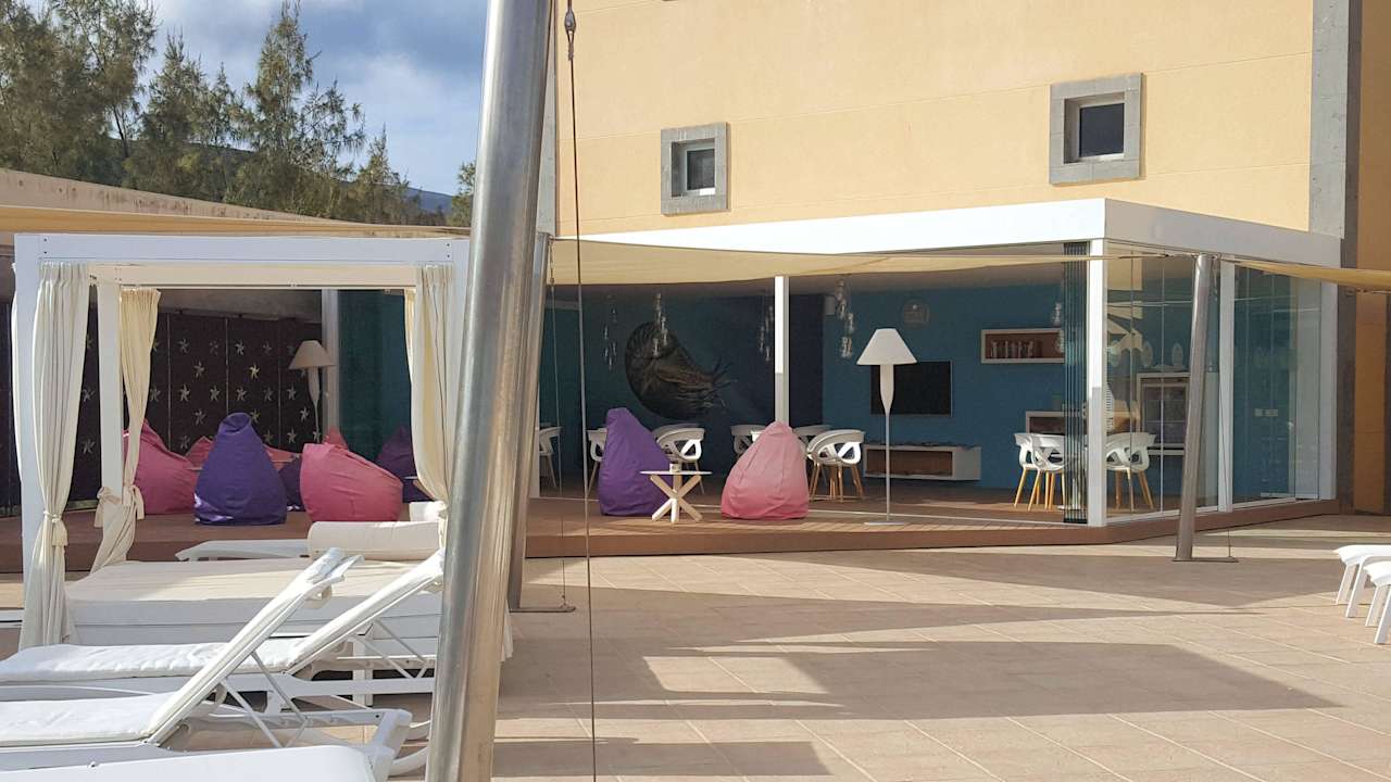 Lounge am Prestigepool Iberostar Selection Fuerteventura Palace