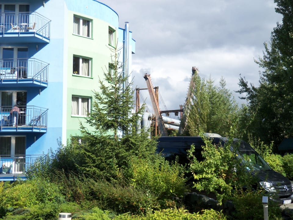 Blick östlich auf ein Heizkraftwerk Hotel Awangardia