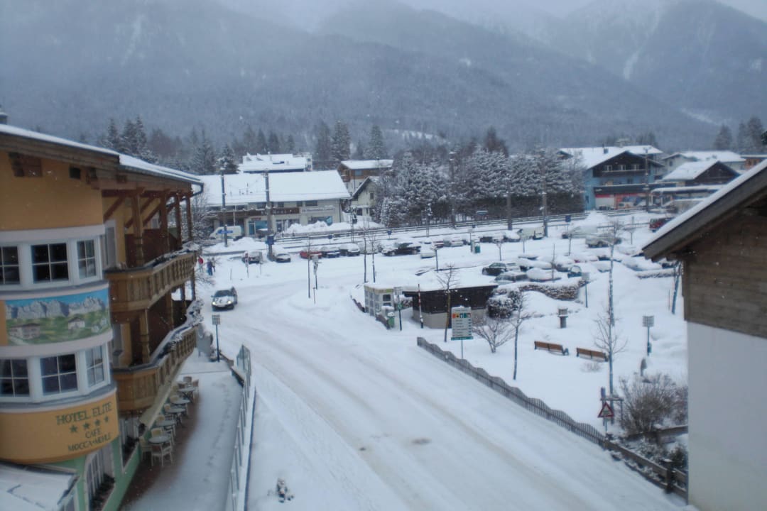 Es schneite die ganze Nacht durch Hotel Central