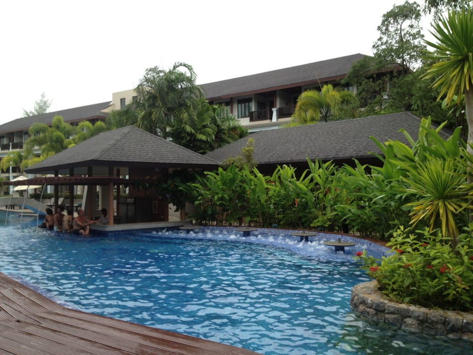 Poolbar La Flora Khao Lak