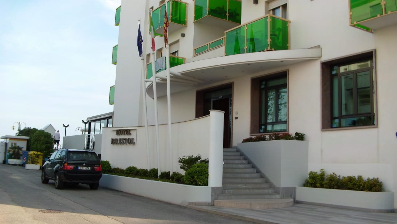 Eingang Hotel Hotel Bristol