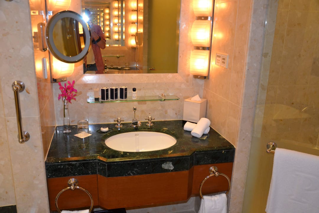 Bad Hotel The Peninsula Bangkok