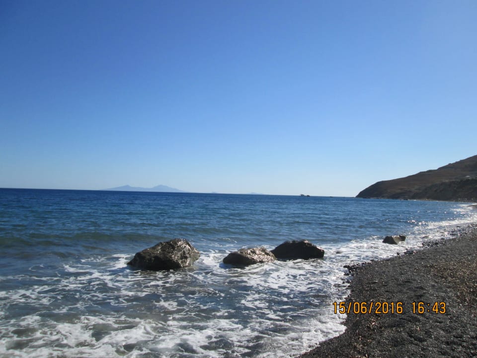 Unser Strand, steinig aber klares Wasser Dimitra Beach Hotel & Suites