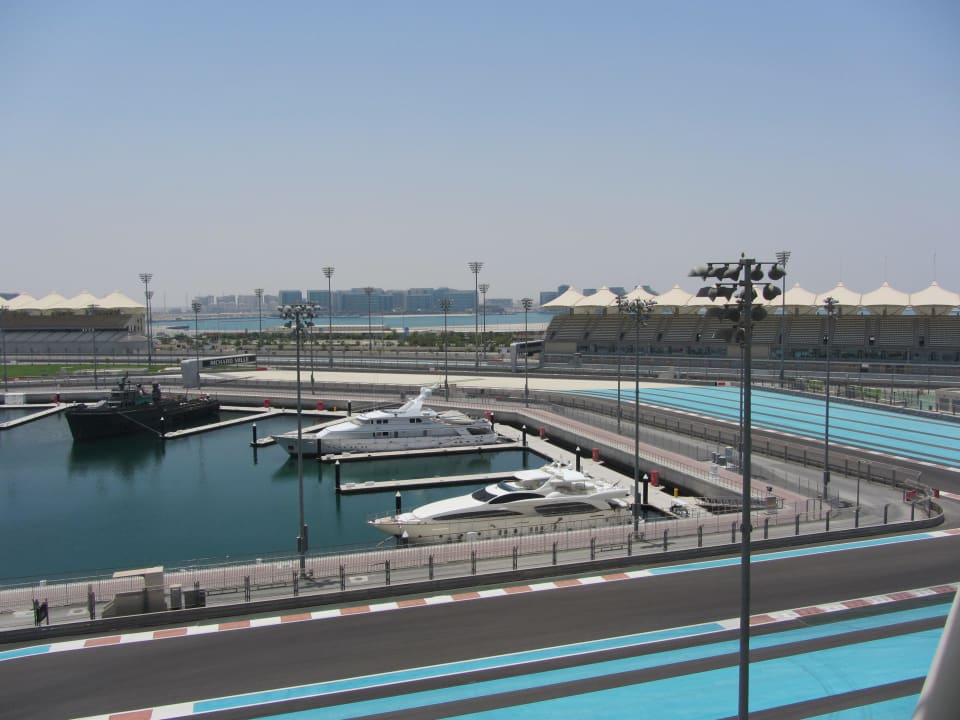 Ausblick auf Formel 1 Strecke W Abu Dhabi - Yas Island
