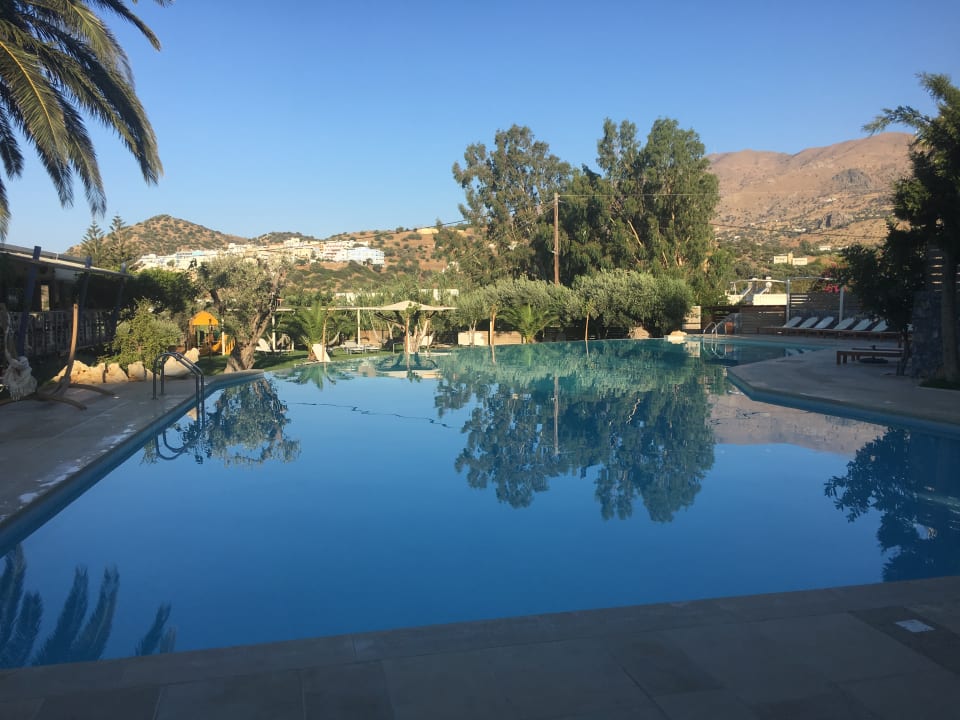 Pool Paralos Irini Mare