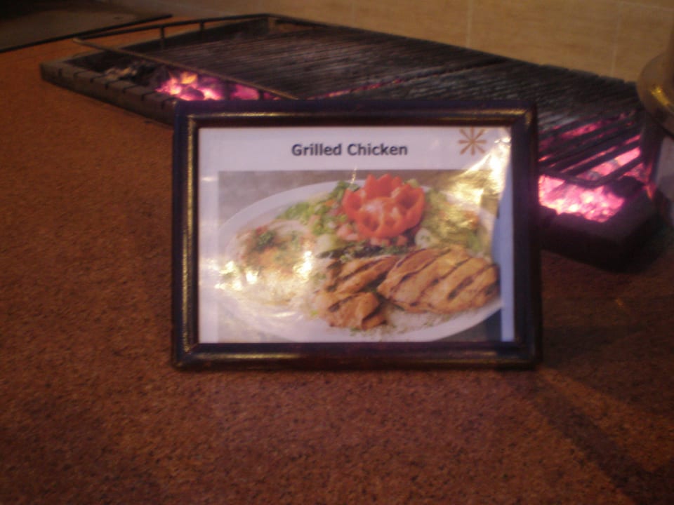 Grillstation draußen Jaz Dar EL Madina