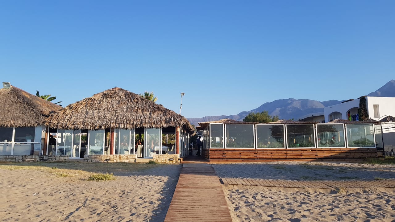 Restaurant HARPIN Happy Days Beach Hotel