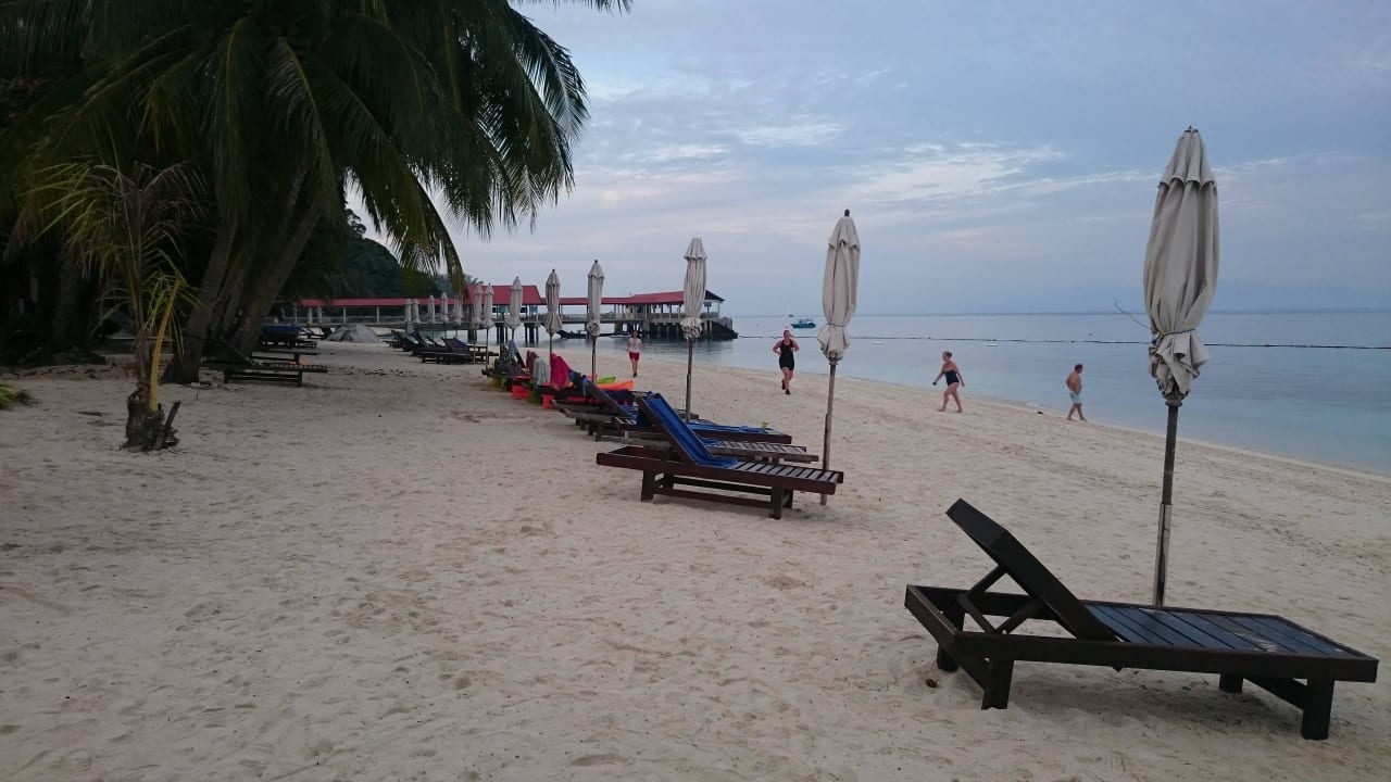 Chairs reserved 6:30am no free place Perhentian Tuna Bay Island Resort