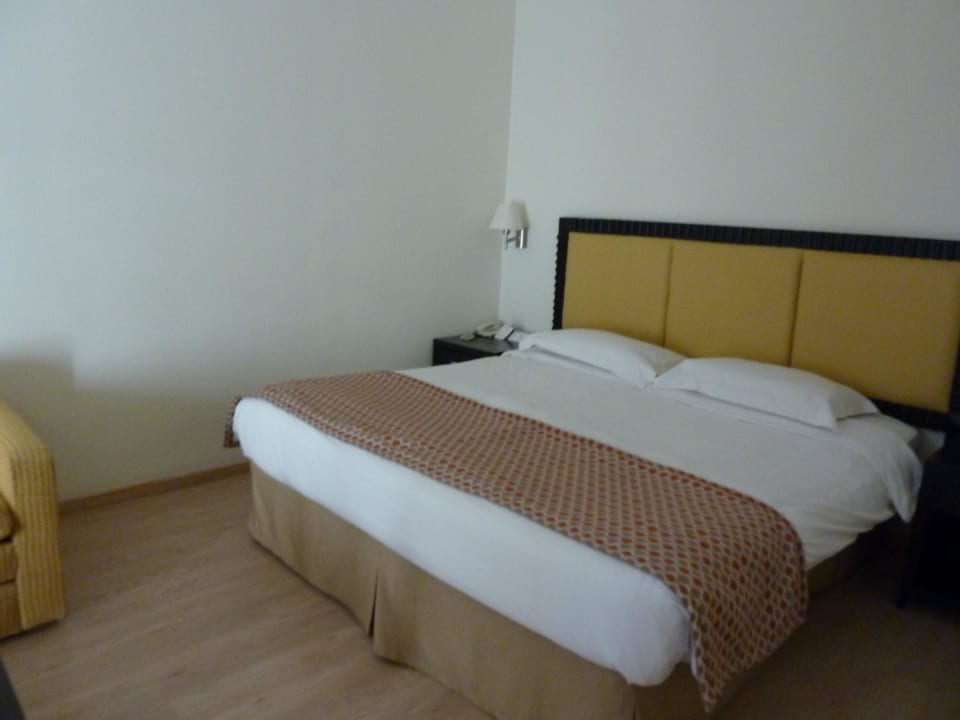 Bett Elias Beach Hotel