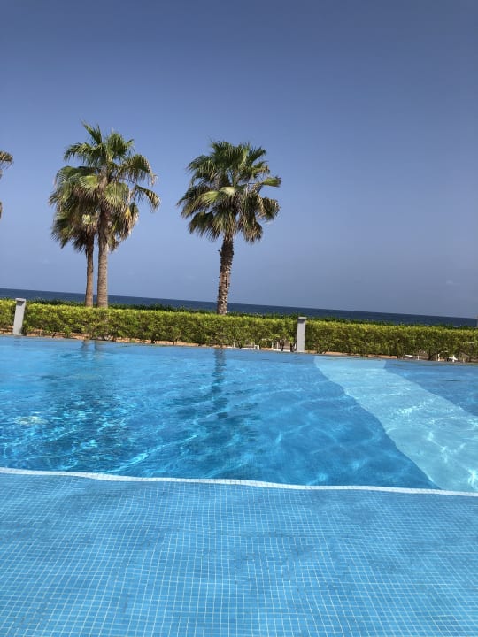 Pool InterContinental Fujairah Resort