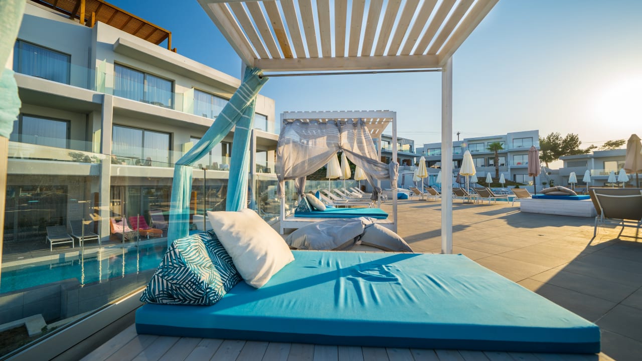 Pool Harmony Crest Resort & Spa