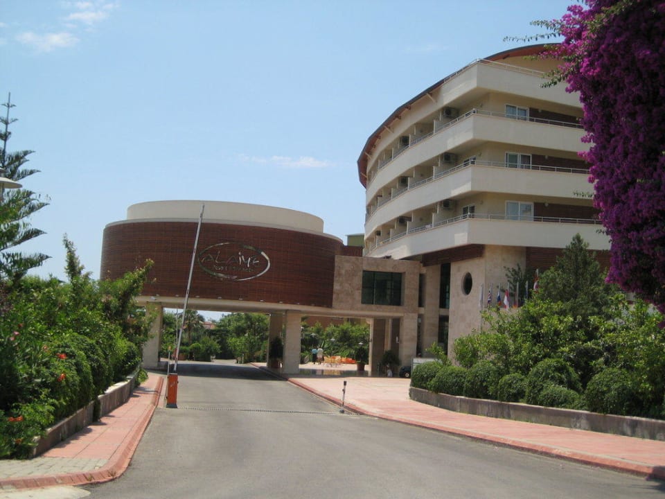 Hoteleinfahrt Alaiye Resort & Spa