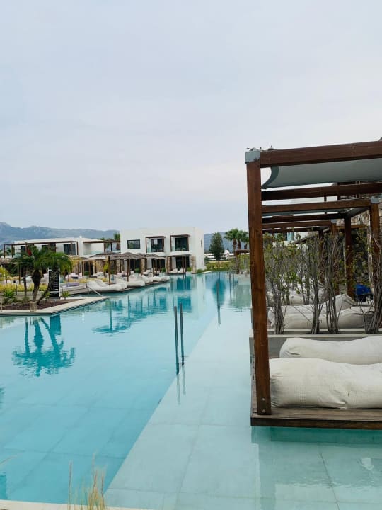 Pool Caravia Beach Hotel