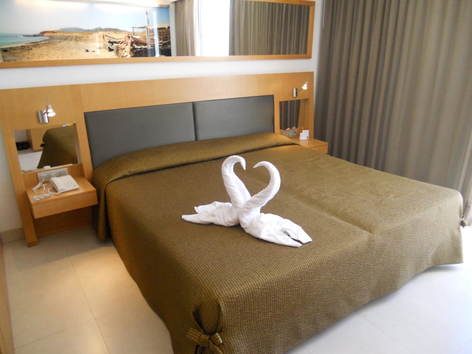 Zimmer bei Ankunft R2 Bahía Playa Design Hotel & Spa - Adults Only