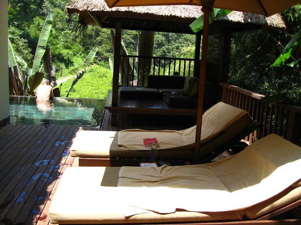 Terrasse und Pool unserer Villa Hanging Gardens of Bali