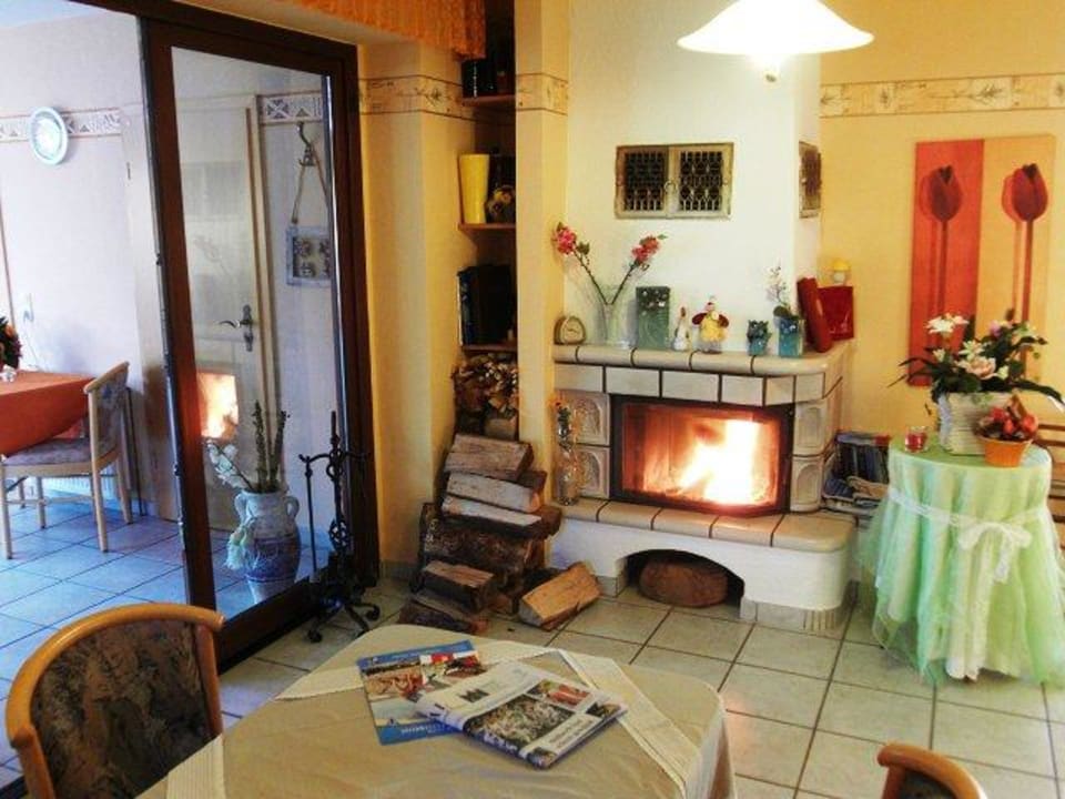 Kaminzimmer und Frühstücksraum auf Usedom  Zimmer & Fewo Pension Fischerhaus