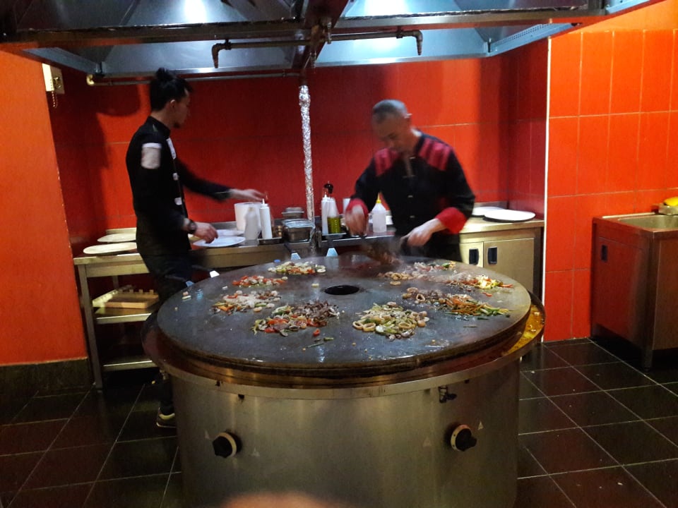 Mongolisches  a la carte.. Sherwood Exclusive Lara