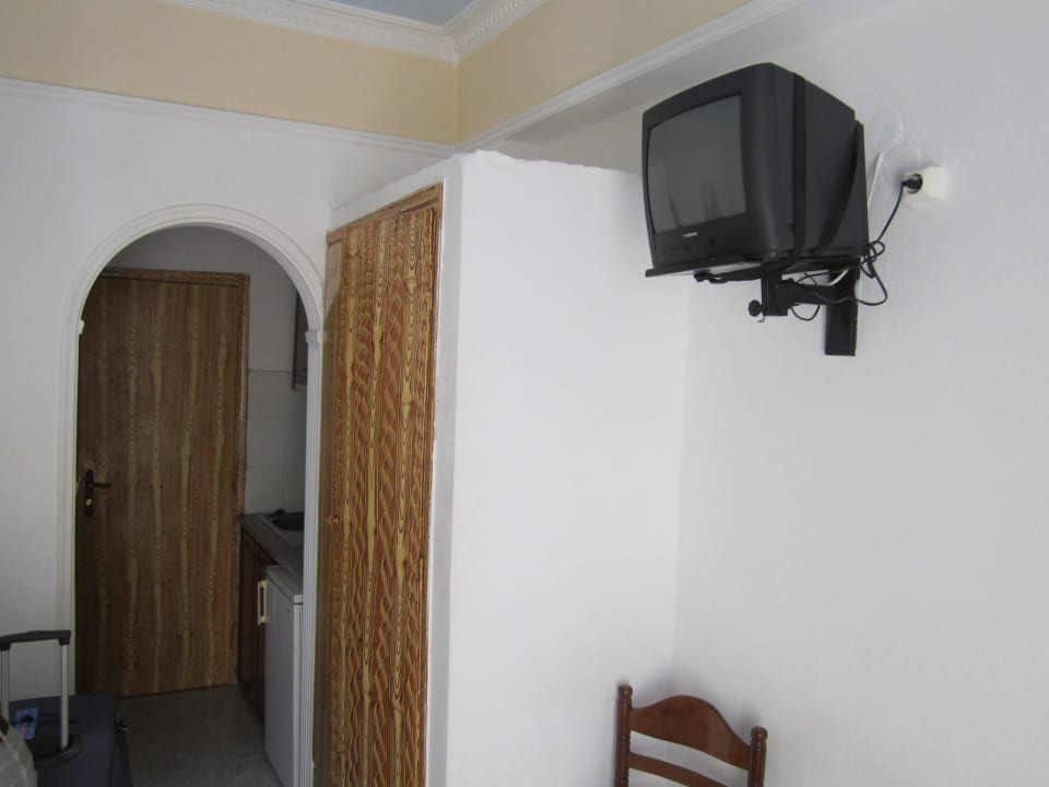 Fernseher auf 2,5 m Höhe Hotel Blue Sea