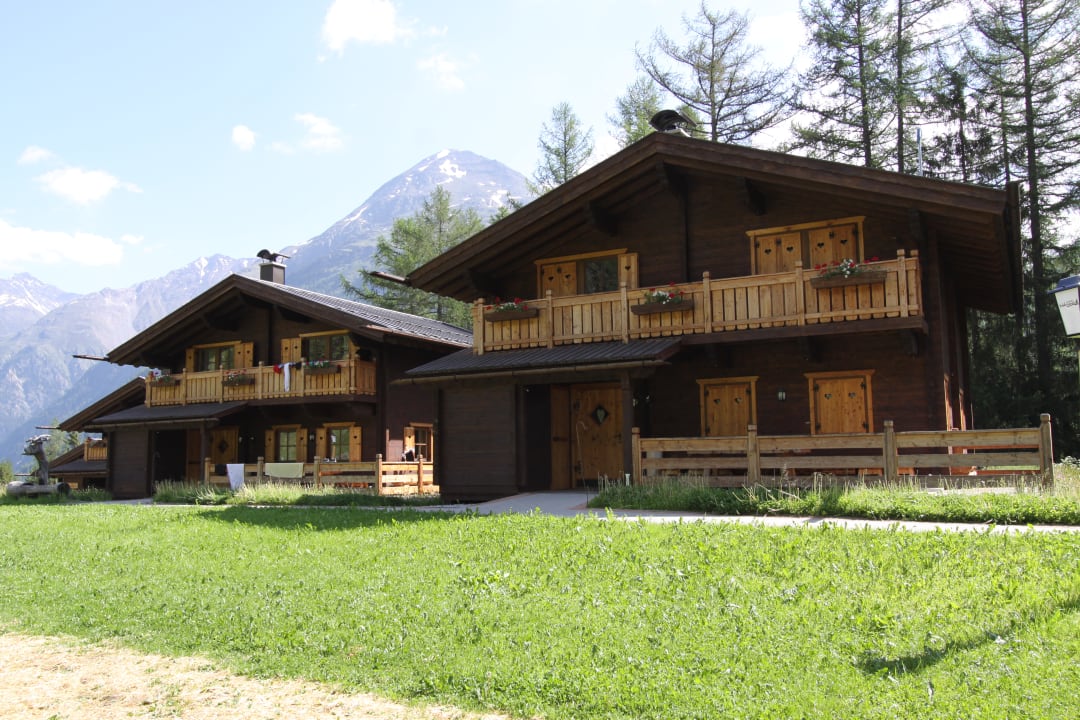 Außenansicht Ferienhäuser Almdorf Waldesruh