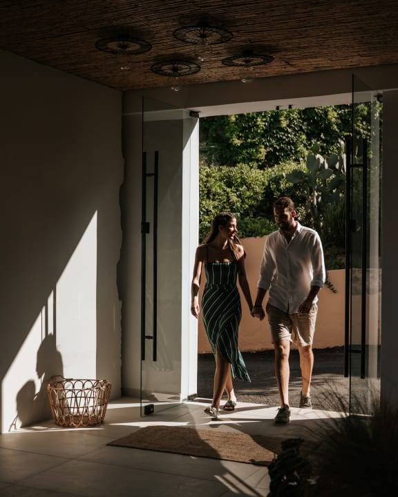 Lobby Paralos The Maxine