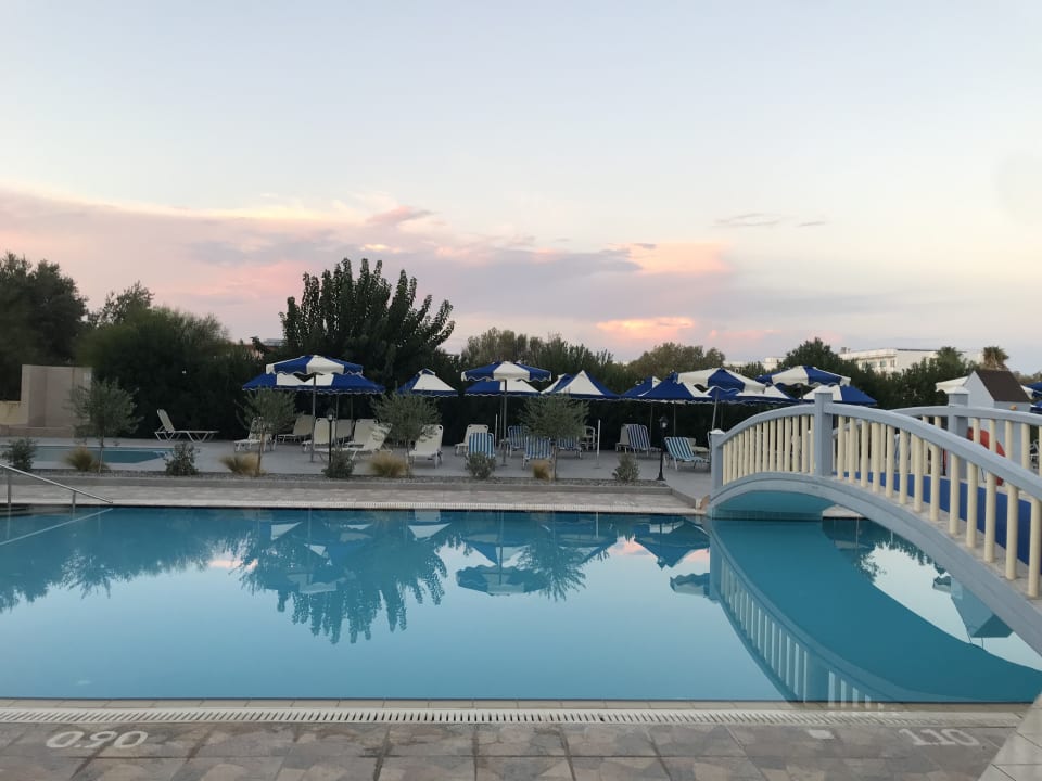 Pool Hotel Memphis Beach