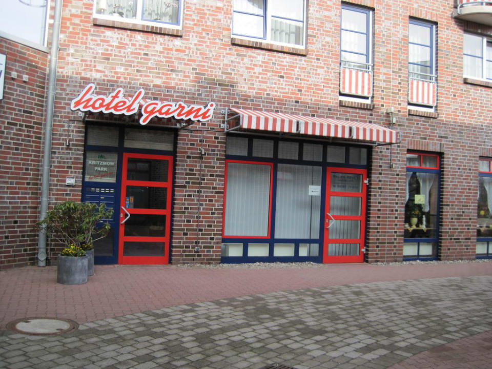 Hoteleingang Hotel Rostock West im Kritzmow Park