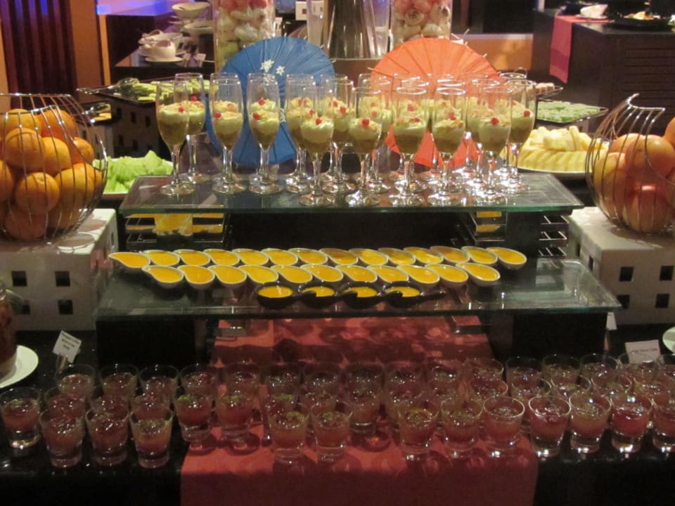 Teil der Dessert-Auswahl Radisson Blu Resort Fujairah