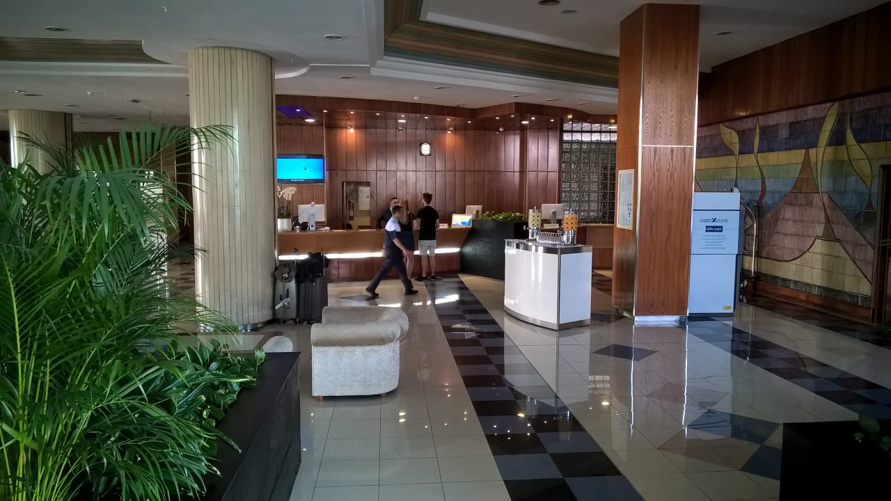Lobby Iberostar Waves Bouganville Playa