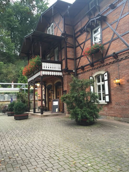 Haupteingang Hotel Rabenauer Mühle
