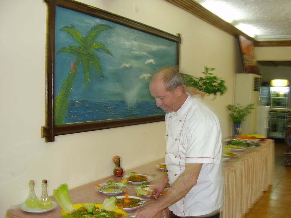 Chef of the kitchen Hotel Kleopatra Alis