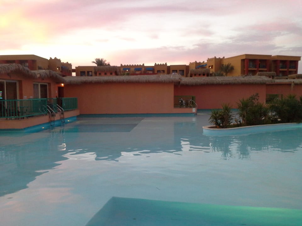 Pool vom Zimmer aus Titanic Beach Spa & Aqua Park