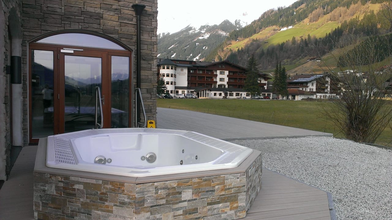 Pool Alpeiner Nature Resort Tirol