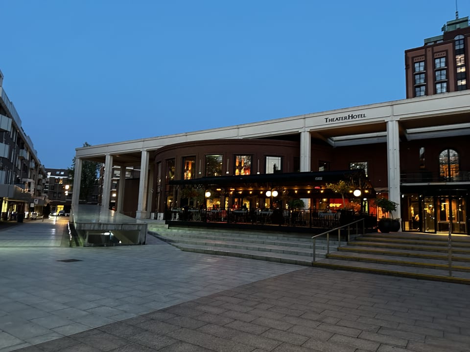 Außenansicht TheaterHotel De Oranjerie