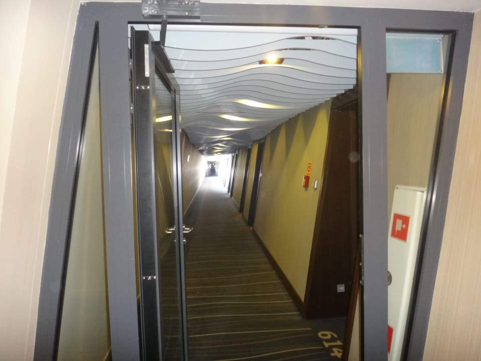 Korytarz Marine Hotel by Zdrojowa