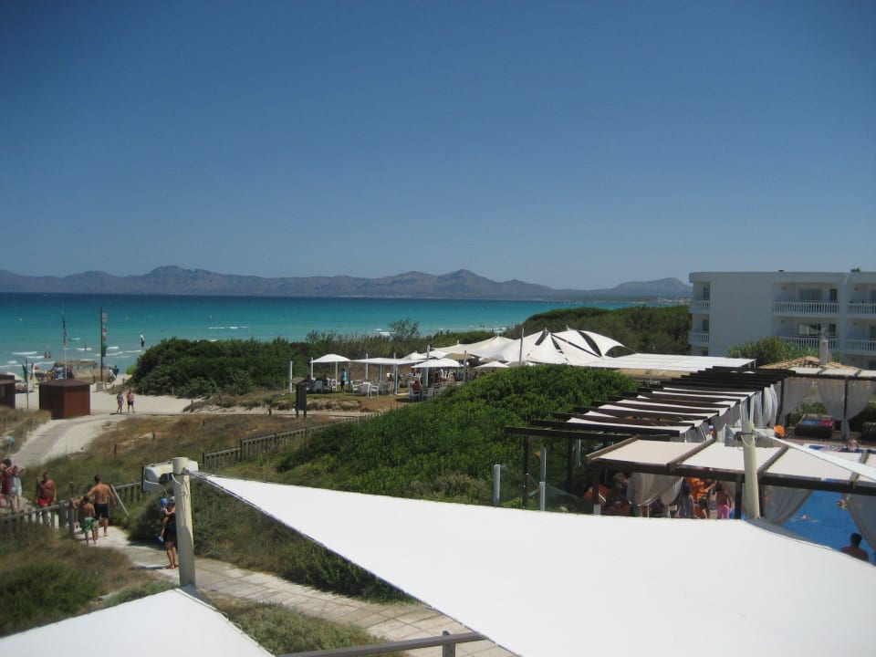 Der Weg vom Hotel zum Meer  Zafiro Bahia