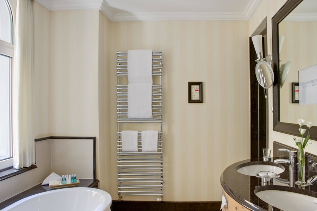 Badezimmer - Deluxe Suite Steigenberger Icon Grandhotel Belvédère