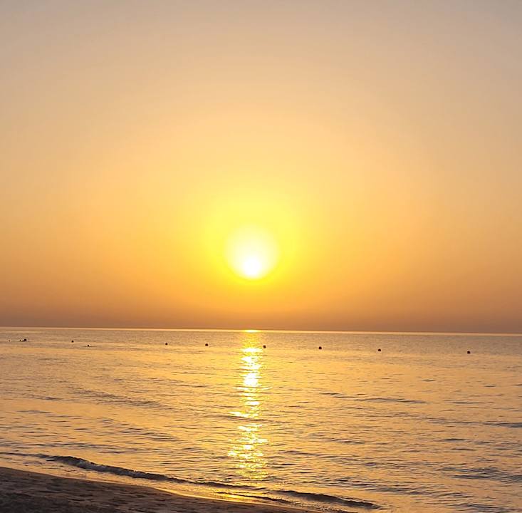 Strand The Cove Rotana Resort