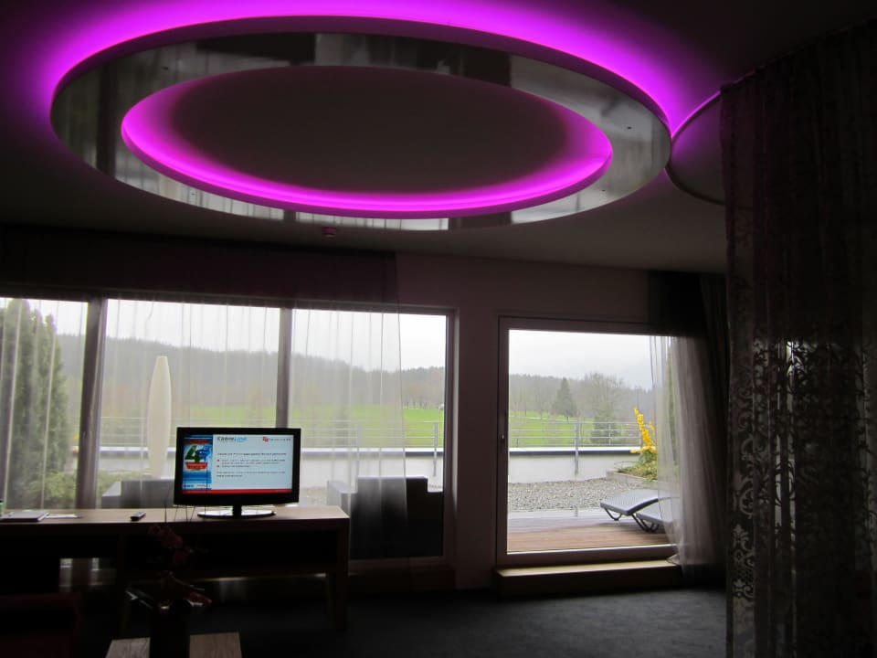 Panorama-Suite - Lichtvariationen (lila) Ritzenhof – Hotel und Spa am See