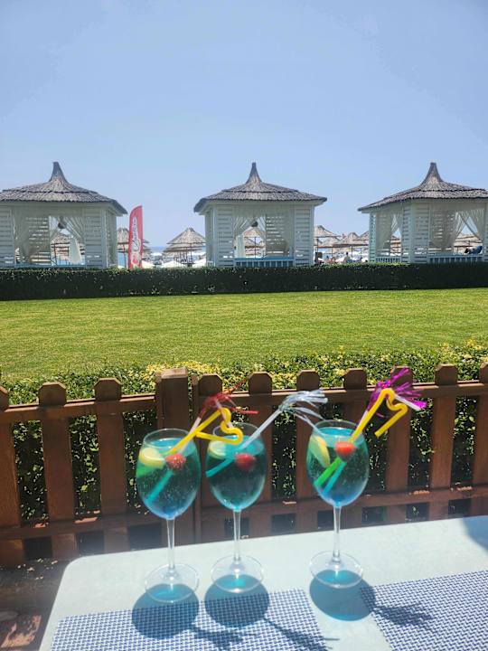Strand Quattro Beach Spa & Resort