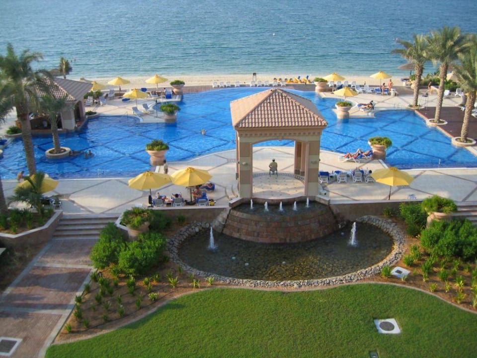 Raha beach. Отель al Raha Beach Hotel. Al Raha в Абу-Даби.. Al Raha Beach, ОАЭ, Абу Даби. Al Raha Beach 5*.