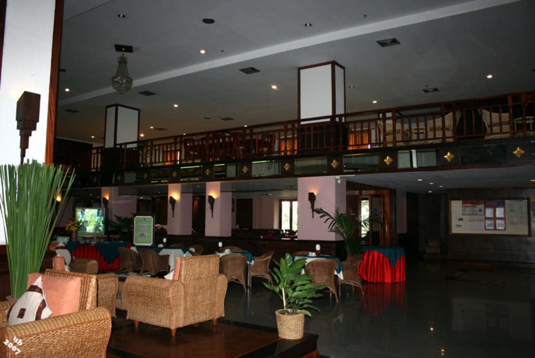 in der Lobby Hotel Jomtien Thani