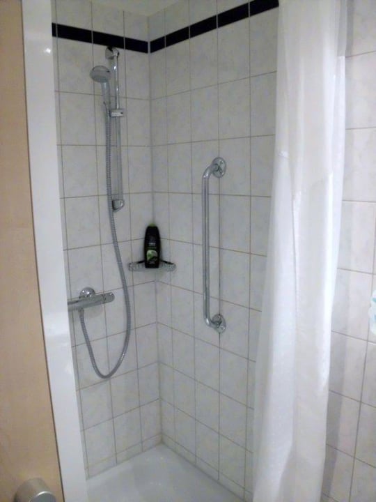 Dusche Holiday Inn Express Berlin City Center