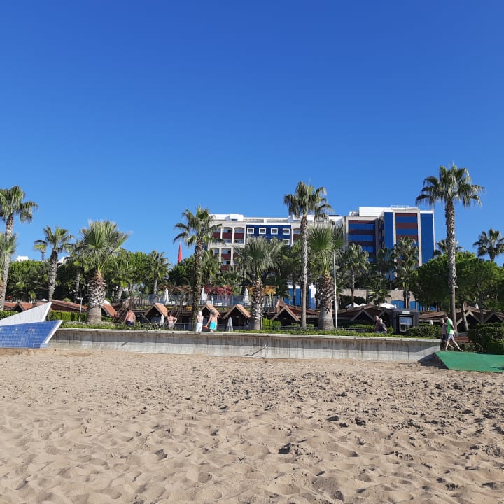 Strand Kamelya Aishen Club